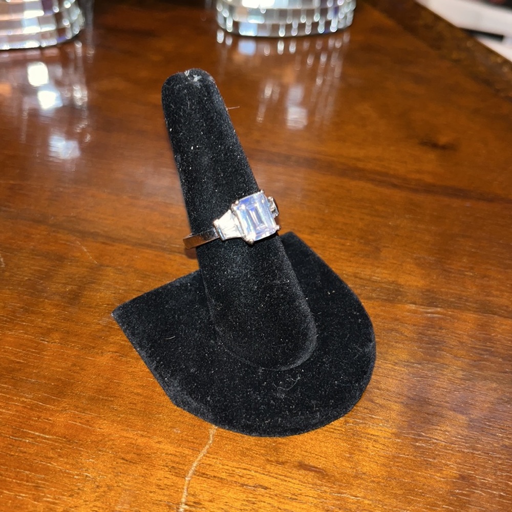 ✨2 for $20✨ Rhinestone Ring - Picture 5 of 6